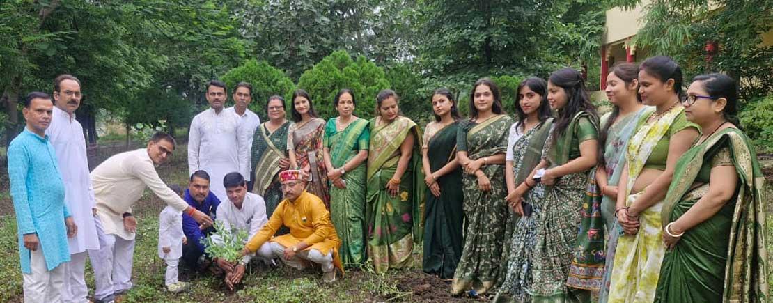 mvmshajapur-ekPedMaKeNam-02.jpg